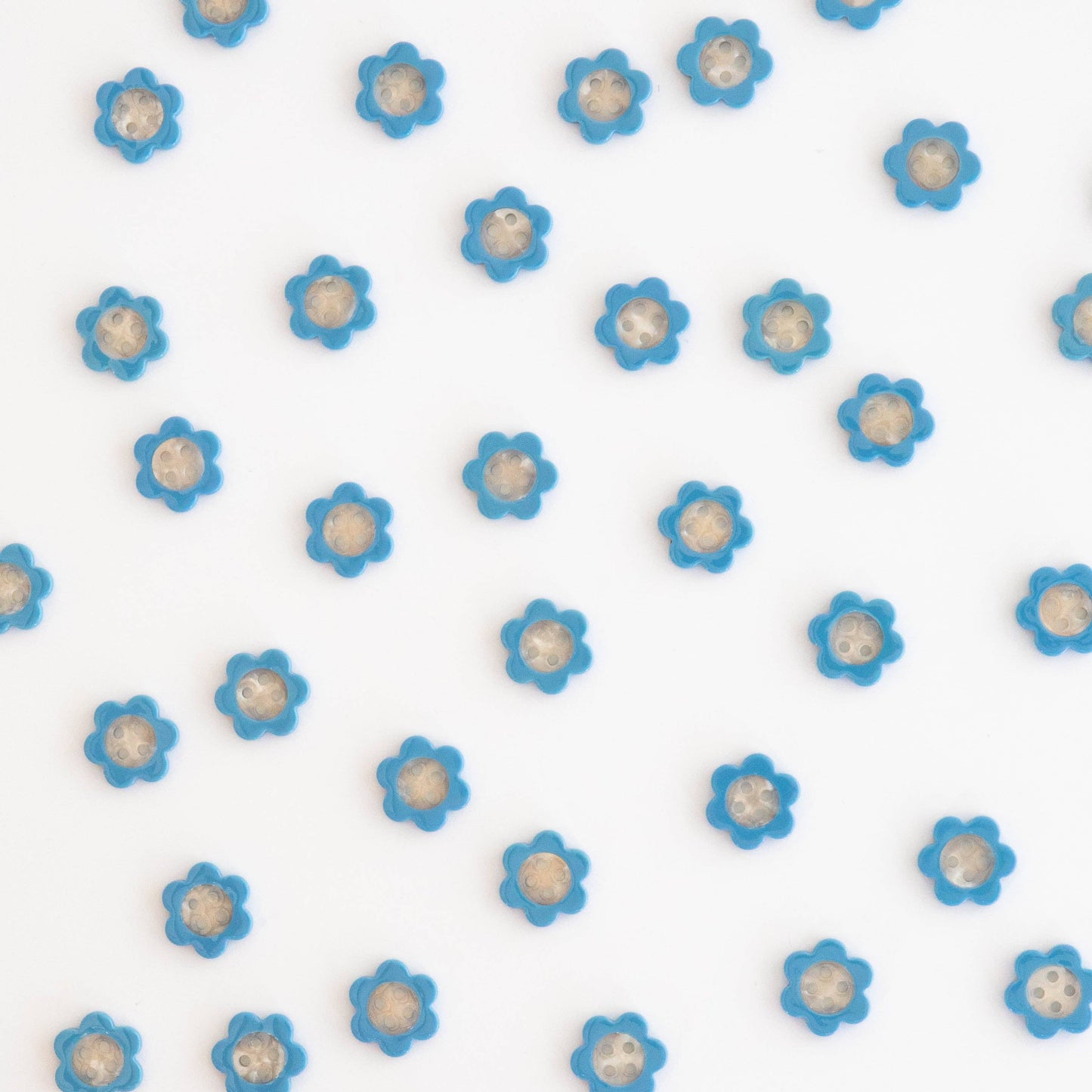 Sarah Hearts - Blue Daisy Small 5/8" Buttons