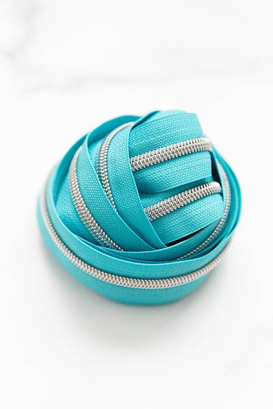 Knot & Thread Zipper Tape Aqua Splash