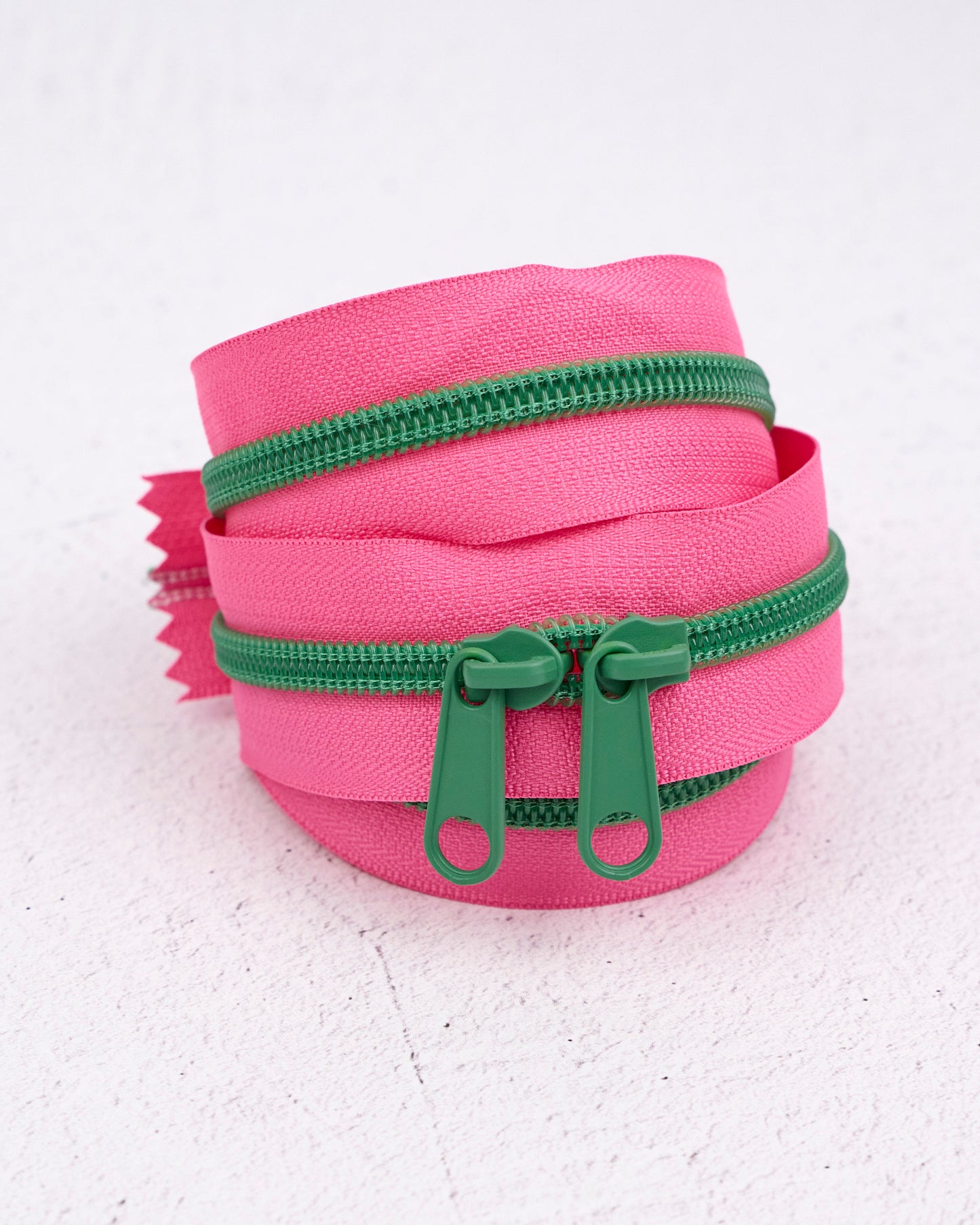 Renaissance Ribbons 30" Handbag Zipper Dragonfruit