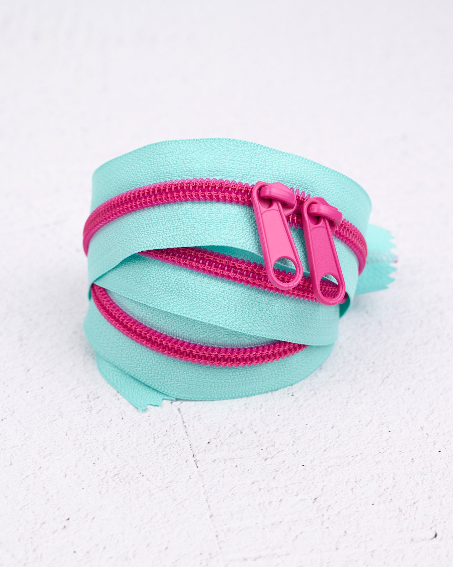 Renaissance Ribbons 30" Handbag Zipper Poolside