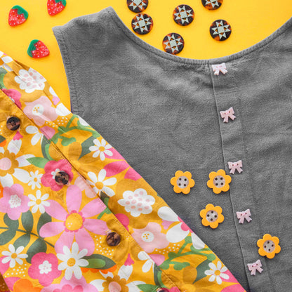 Sarah Hearts - Yellow Daisy Large 1" Buttons