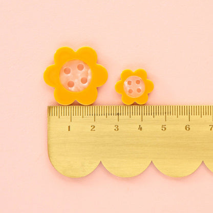 Sarah Hearts - Yellow Daisy Large 1" Buttons