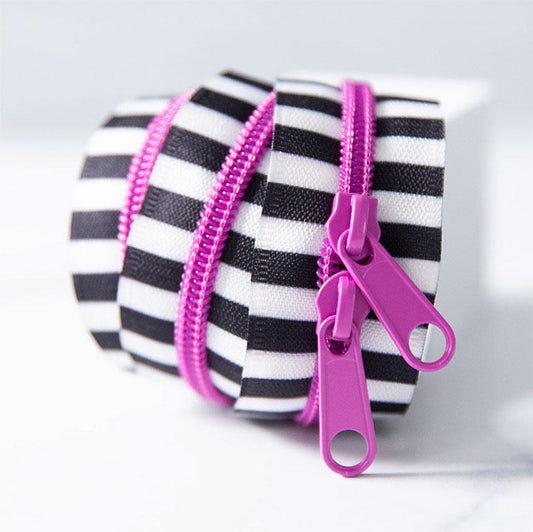 Black & White 30" Zipper in Petunia