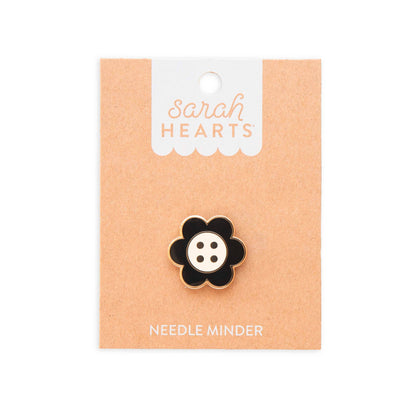 Sarah Hearts - Daisy Button Magnetic Needle Minder