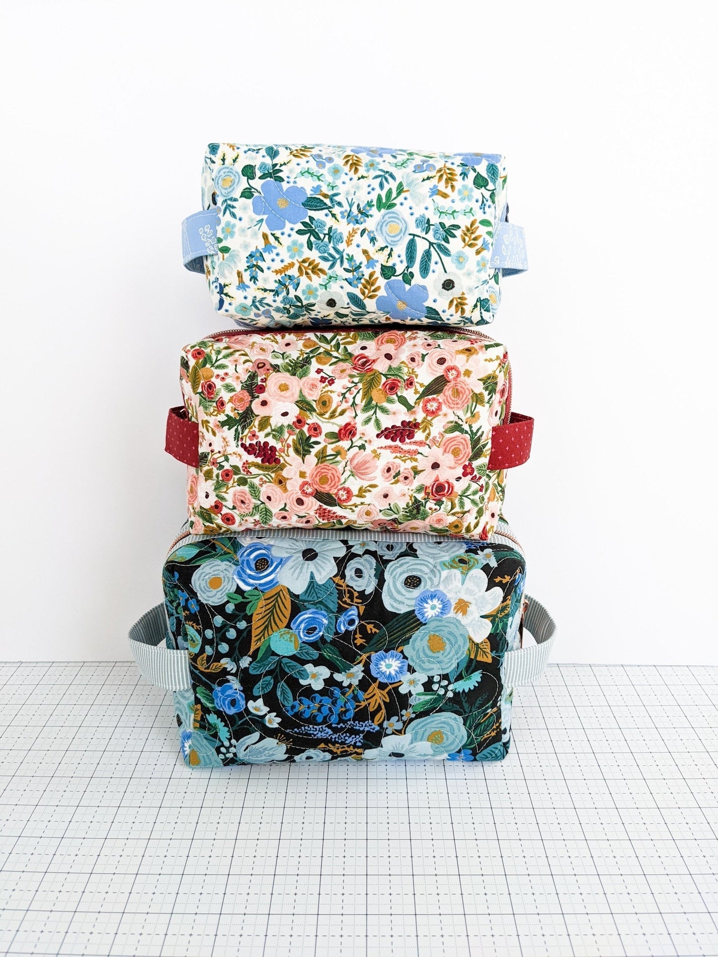 Center Street Quilts Holland Pouch Paper Pattern