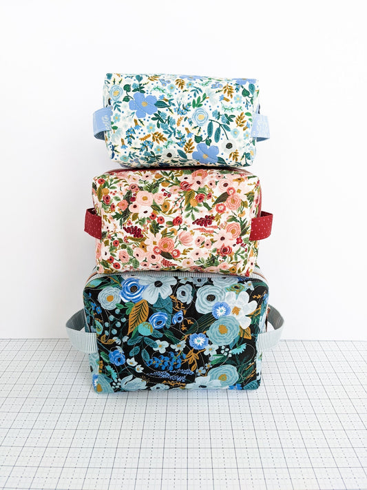 Center Street Quilts Holland Pouch Paper Pattern